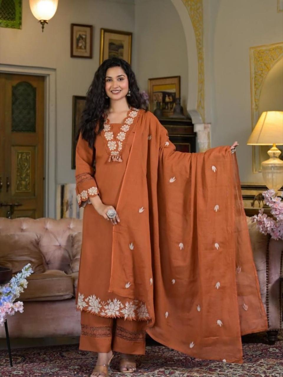 COMFORTABLE SUIT IN REYON SLUB COTTON FABRIC TOP PANT WITH DUPATTA PAIR