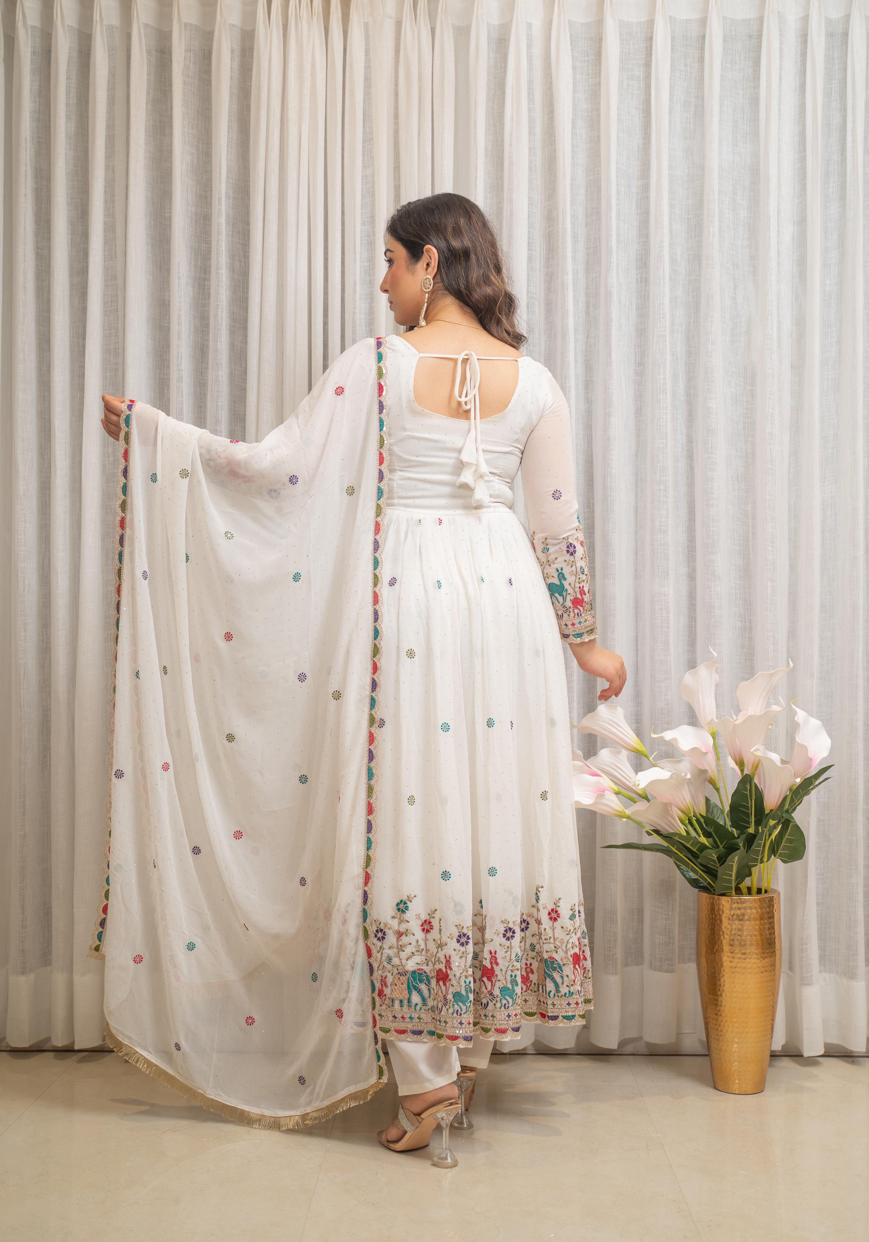 Featuring Beautiful Suit Sets in pure Russian Silk Suit Set Top pent with duppta with jcard wiving, it is beautifully decorated desgins prints and hand zari wiving Jequard