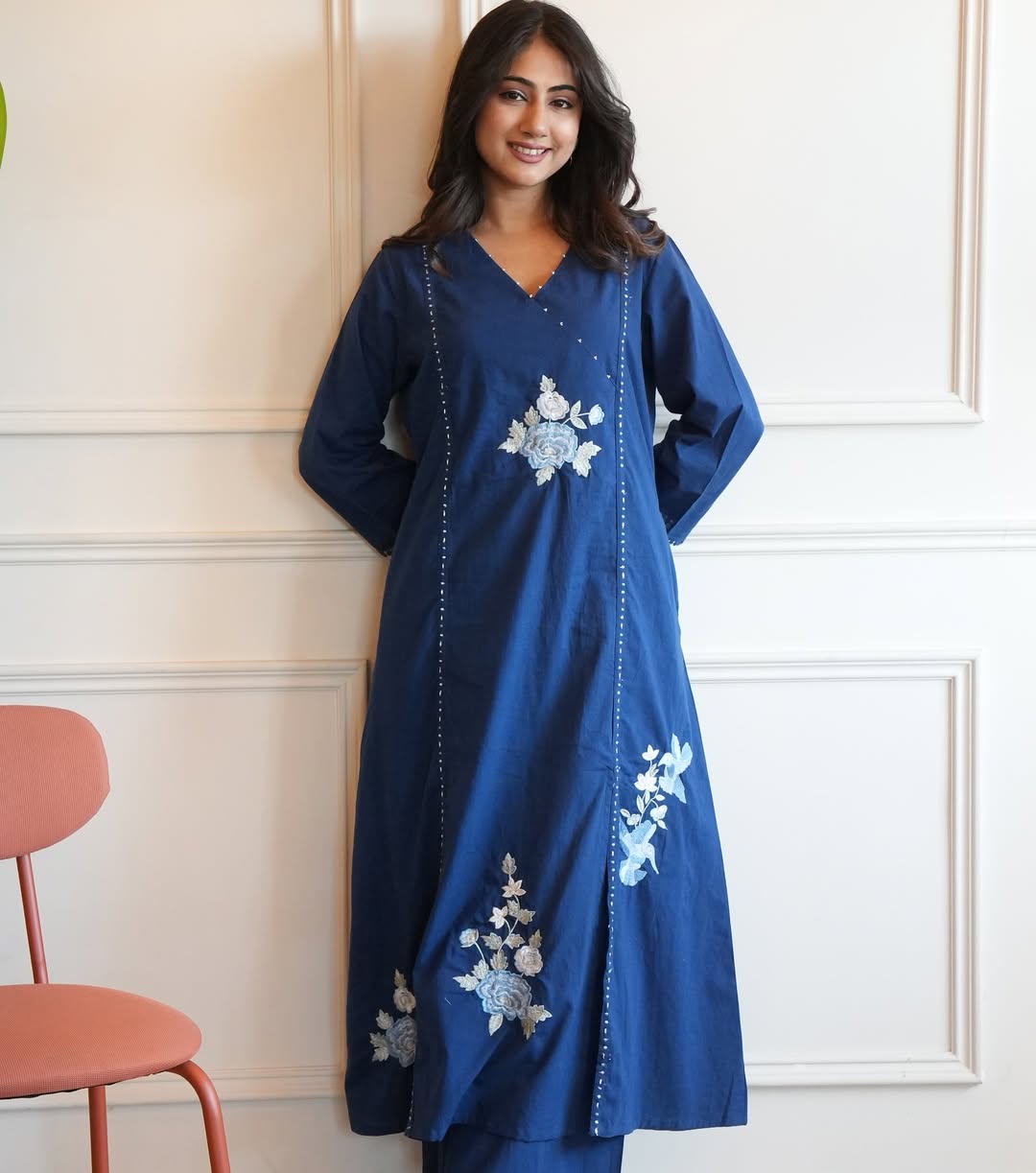 Featuring Beautiful Suit Sets in Pure South Cotton Top with pent, it is beautifully decorated desgins
